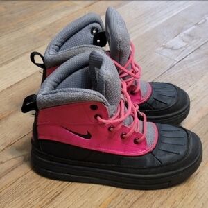 Nike Kids Boots in Pink and Gray